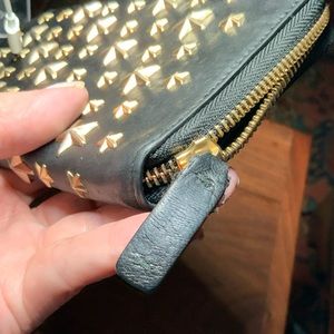Jimmy Choo Carnaby large star studs  black leather wallet - hardware gold.